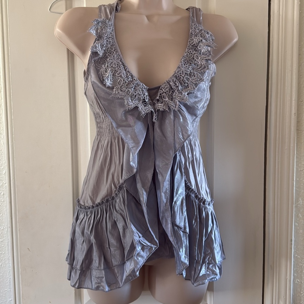 Poetry blouse, silver, with lace front, and ruffle detail